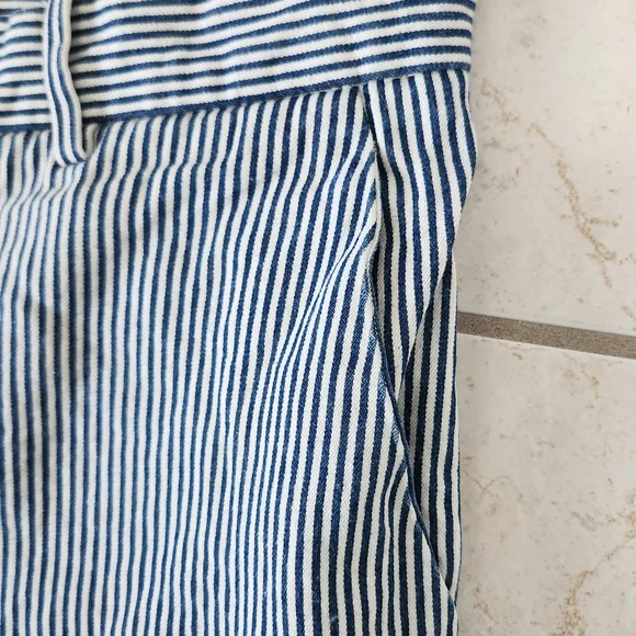 GAP Striped Blue and White Tailored Shorts - Picture 4 of 7